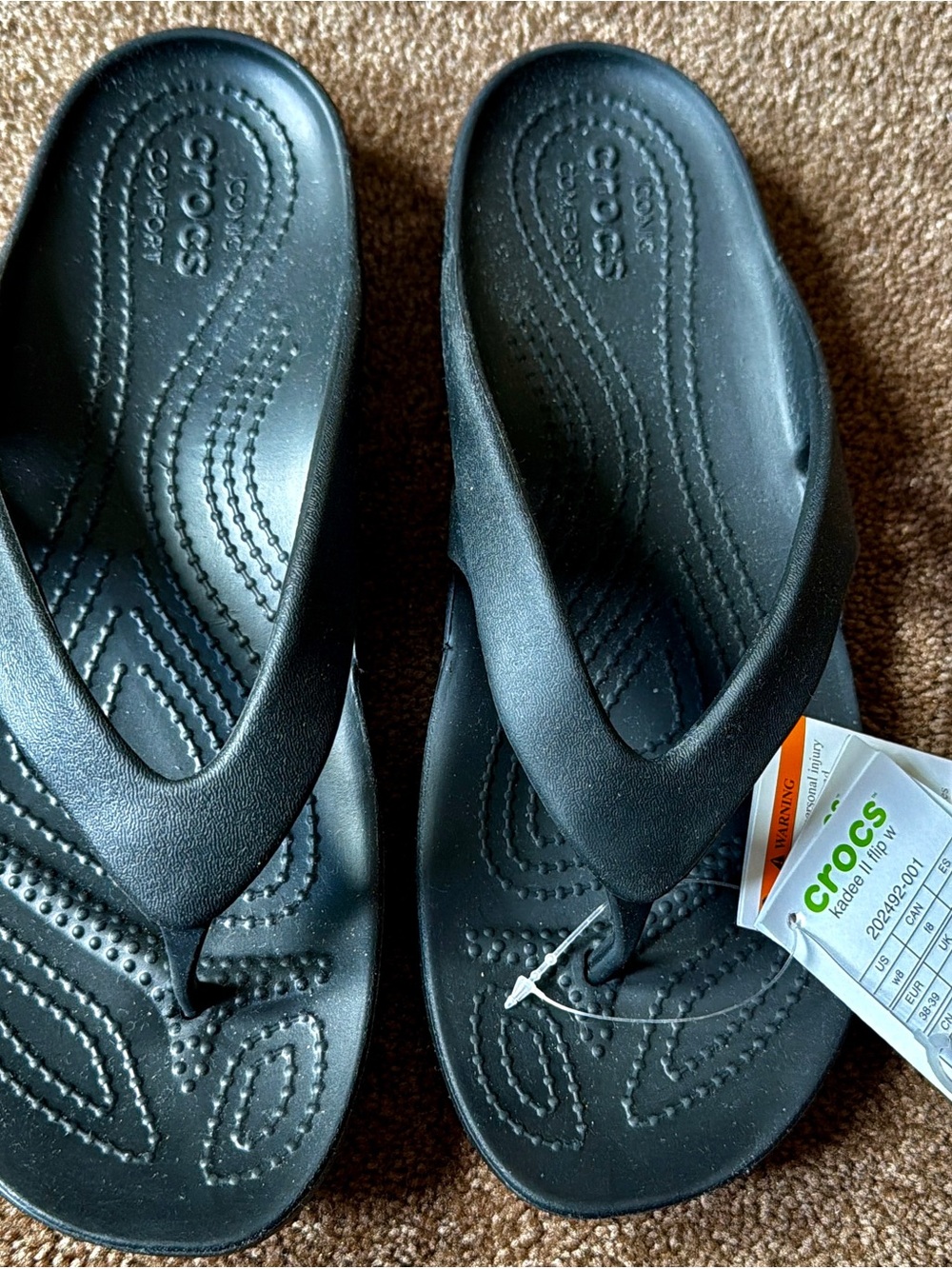 NWT CROCS Black Women's Flip Flop Sandals - Picture 3 of 4